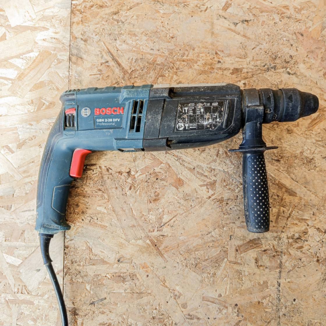 enoikiasi-epangelmatikou-pistoletou-880w-3-2-joule-3-1-kg-plai-noikiase-ta-ioannina