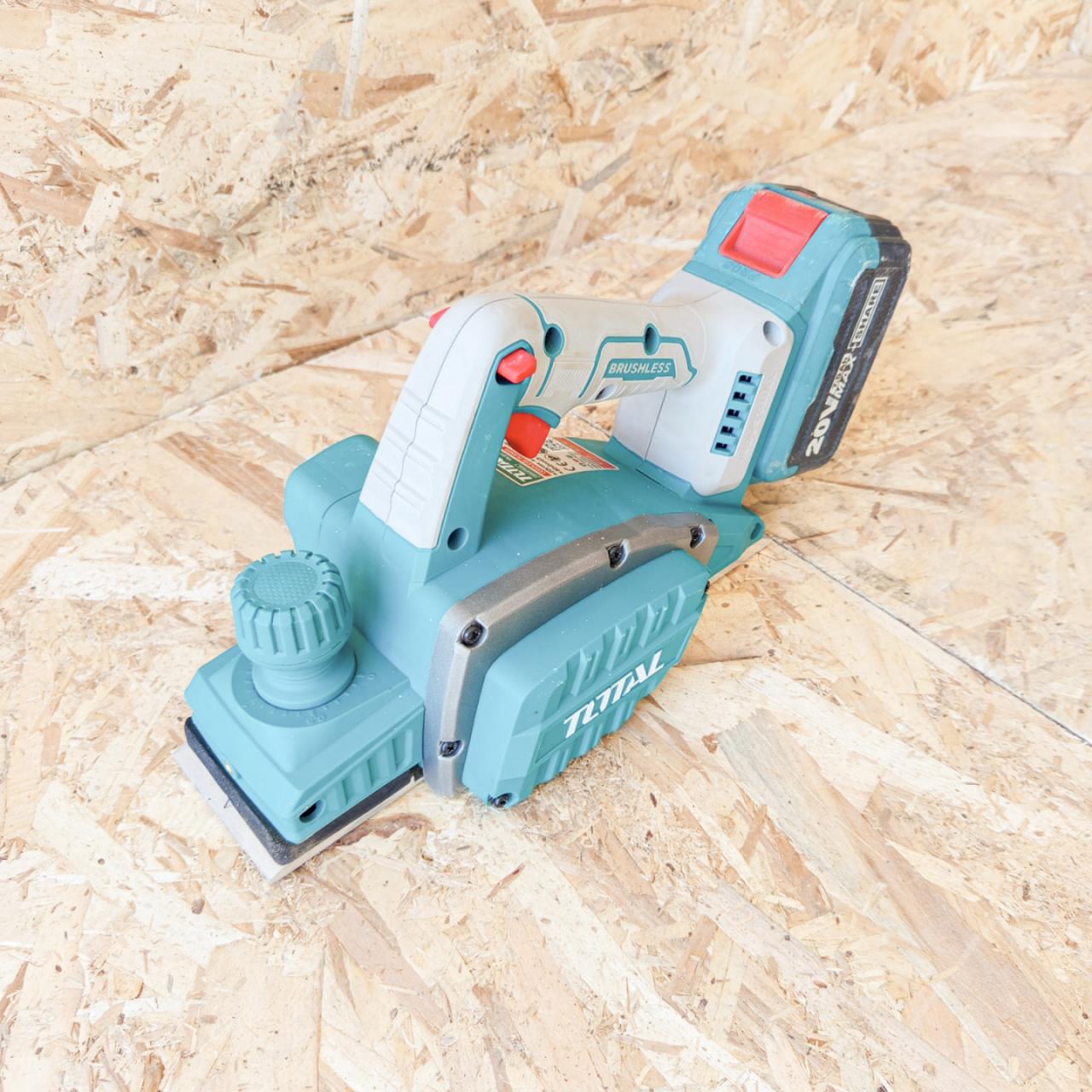 enoikiasi-planis-batarias-trli20401-20v-li-ion-kali-noikiase-ta-ioannina