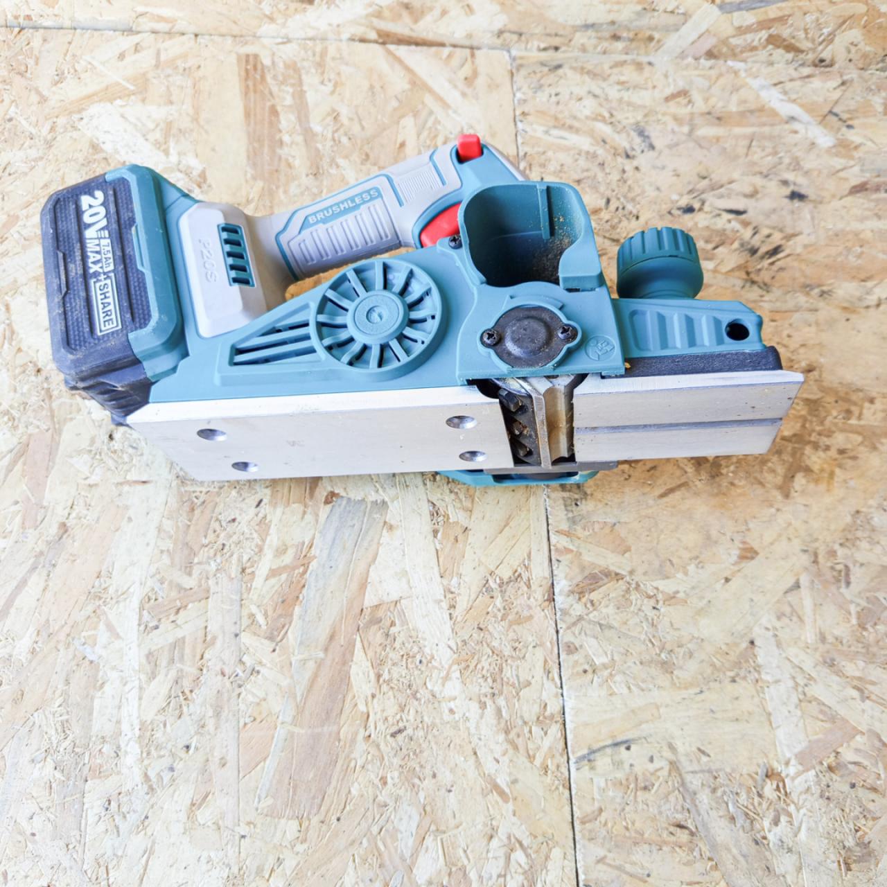 enoikiasi-planis-batarias-trli20401-20v-li-ion-kato-pleyra-noikiase-ta-ioannina