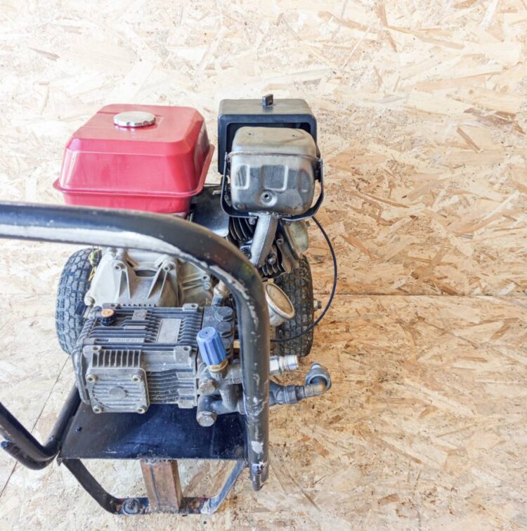 Ενοικίαση βενζινοκίνητου πλυστικού 13HP – 210 Bar / 900 L/h πλαίσιο Ιωάννινα