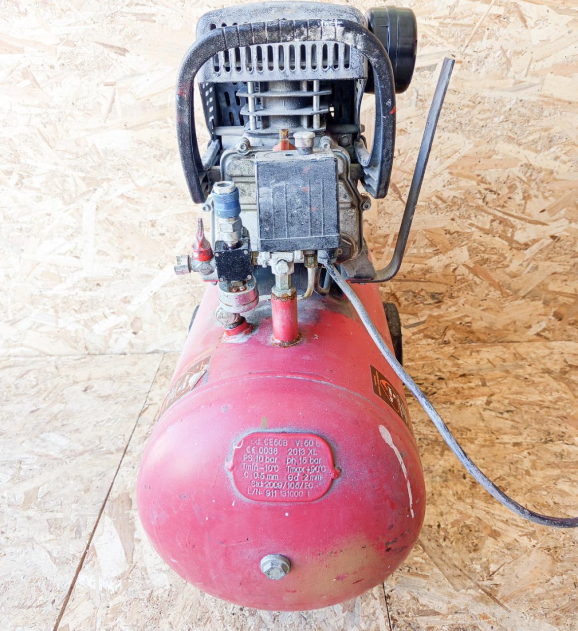 aerosybiestis-ladiou-50lt-2hp-8-bar-barometro-noikiase-ta-ioannina